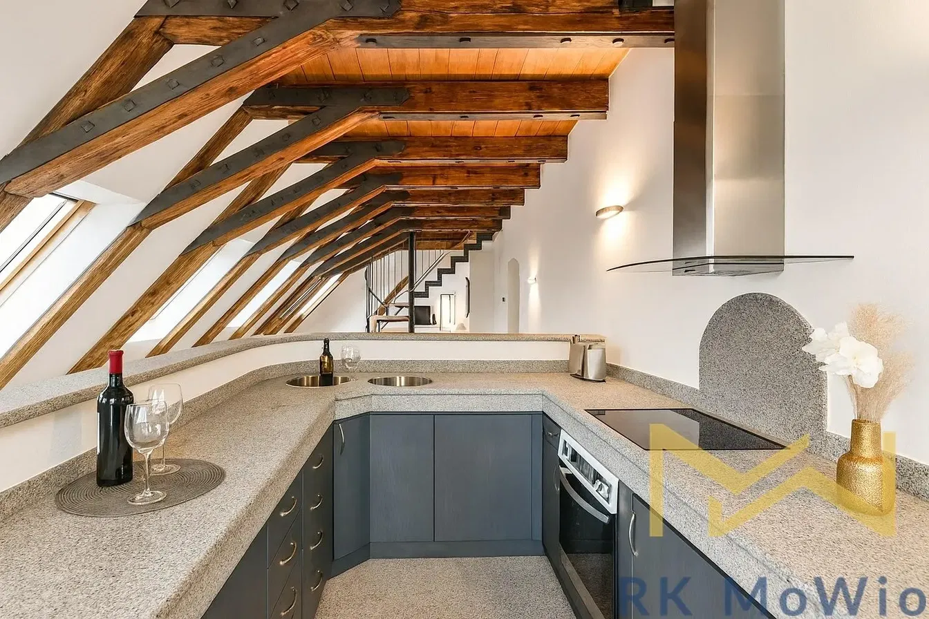 Küche; holzbalken, tageslicht, moderner stil