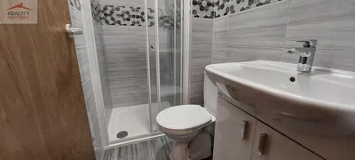 Badezimmer; fliesenboden, renoviert, tageslicht