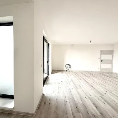 Salon; parquet, lumière naturelle, rénové