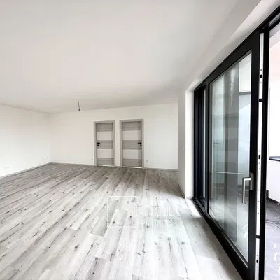 Salon; parquet, lumière naturelle