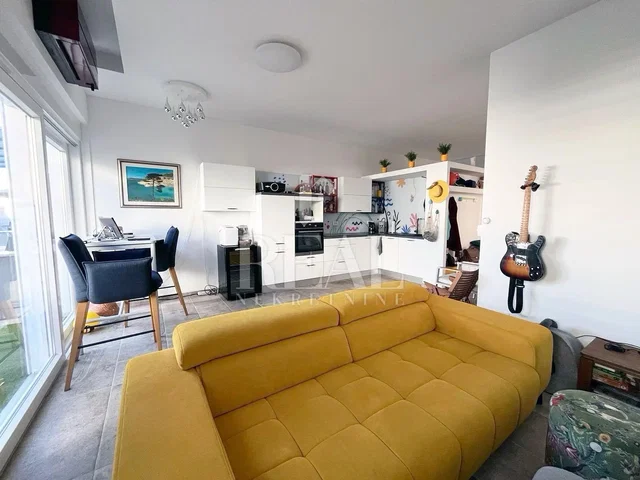 Living room; view, modern style, natural light