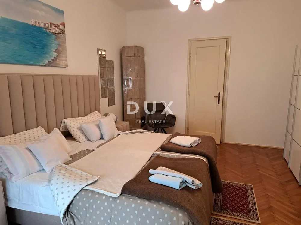 Chambre; parquet, style moderne, lumière naturelle