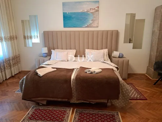 Chambre; parquet, lumière naturelle