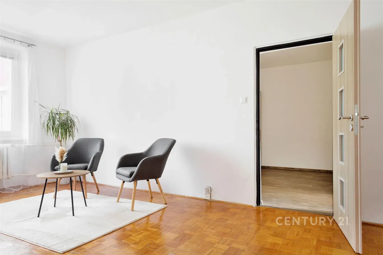 غرفة معيشة; ضوء طبيعي, أرضية خشبية, أسلوب عصري