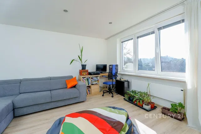 Oturma odası; doğal ışık, modern stil