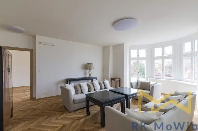 Salon; vue, parquet, lumière naturelle, style moderne