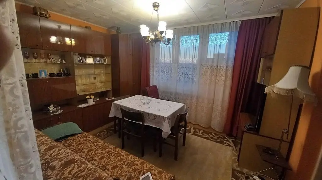 غرفة معيشة; أسلوب ريفي, عوارض خشبية, أرضية خشبية