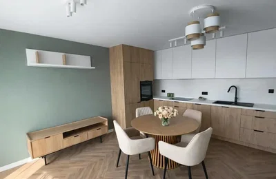 Mutfak; modern stil, ahşap zemin, doğal ışık, mutfak aletleri