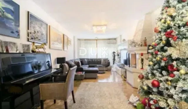 Salon; style moderne, lumière naturelle