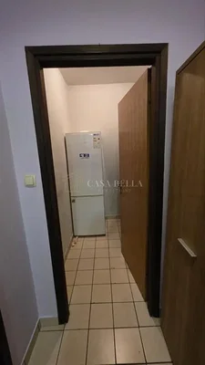 Kuhinja; pločice, kućanski aparati