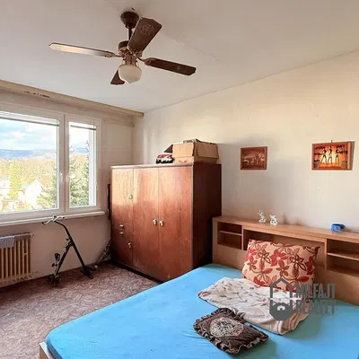 Chambre; vue, parquet, lumière naturelle, style rustique