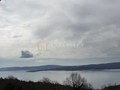 Dům a okolí; výhled