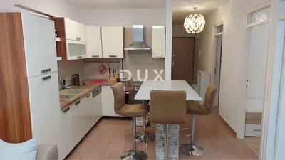 Küche; küchengeräte, fliesenboden, renoviert, tageslicht