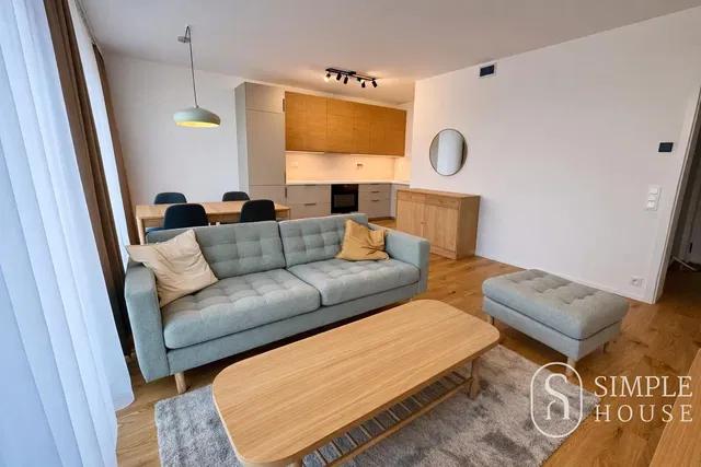 Soggiorno; stile moderno, pavimento in legno, luce naturale, elettrodomestici