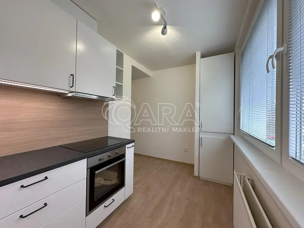 Cucina; elettrodomestici, ristrutturato, luce naturale