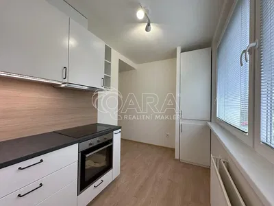 Cucina; elettrodomestici, ristrutturato, luce naturale