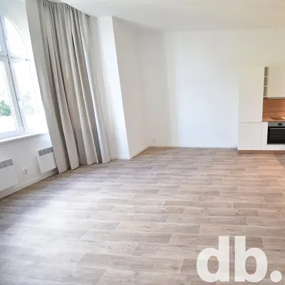 Küche; tageslicht, fliesenboden, küchengeräte