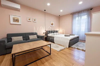 Schlafzimmer; holzboden, tageslicht, moderner stil