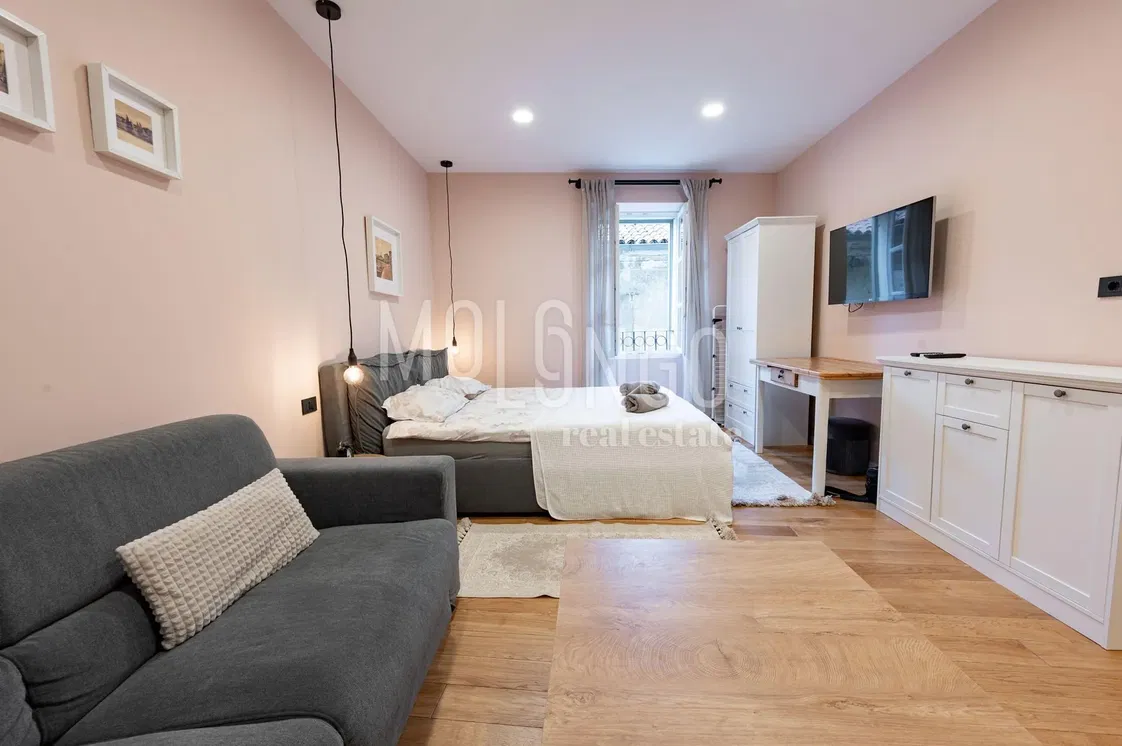 Schlafzimmer; moderner stil, holzboden, tageslicht