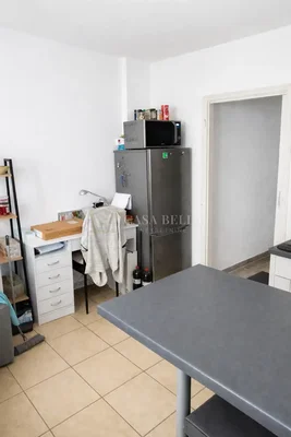 Küche; fliesenboden, küchengeräte