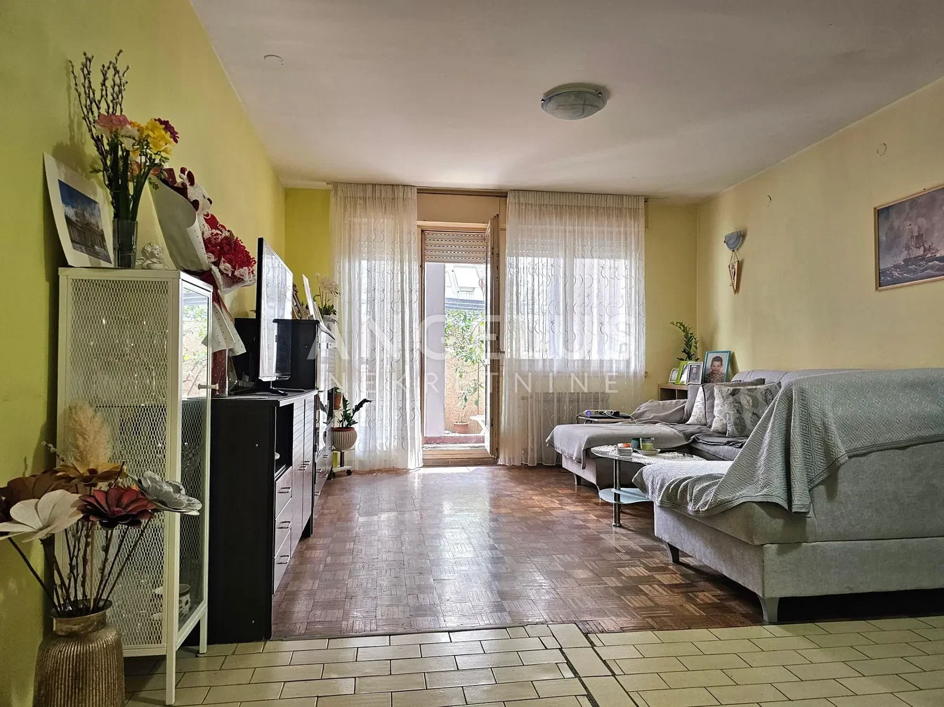 Wohnzimmer; tageslicht, moderner stil