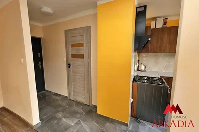 Kuhinja; kuhinjski aparati, pločice