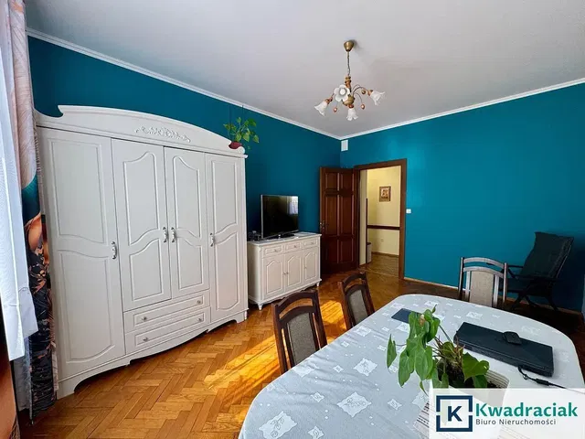 Soggiorno; pavimento in legno, luce naturale