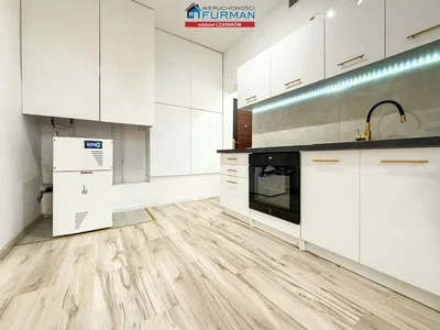 Küche; küchengeräte, renoviert, holzboden