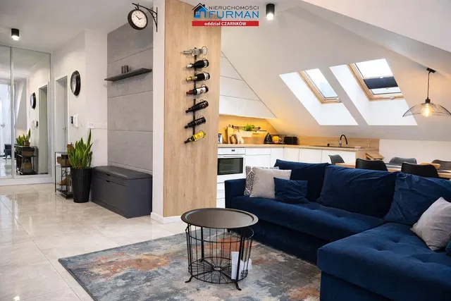 Soggiorno; stile moderno, luce naturale, pavimento in piastrelle