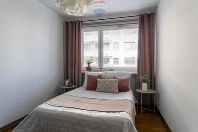 Спаваћа соба; природно светло, модерни стил