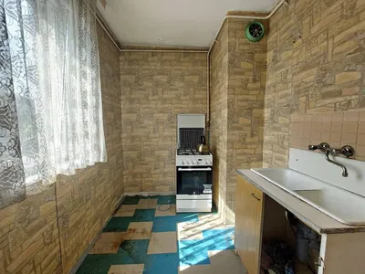 Cuisine; nécessite rénovation, lumière naturelle