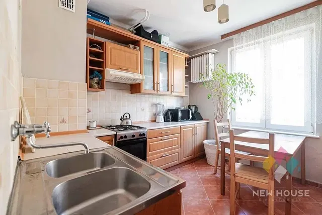 Cuisine; électroménager, lumière naturelle, style moderne