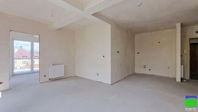 Остало; природно светло, потребна реновација