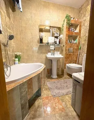 Badezimmer; fliesenboden, tageslicht, renoviert