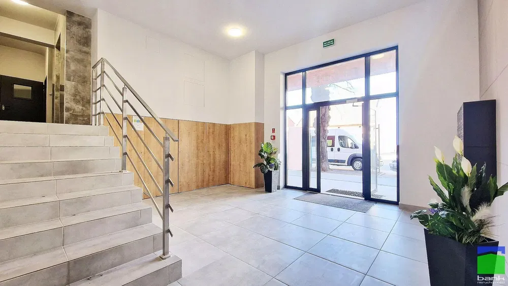 Ev ve çevresi; fayans zemin, doğal ışık