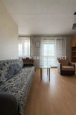 Woonkamer; natuurlijk licht, houten vloer