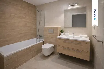 Купатило; плочице, реновиран, природно светло, модерни стил