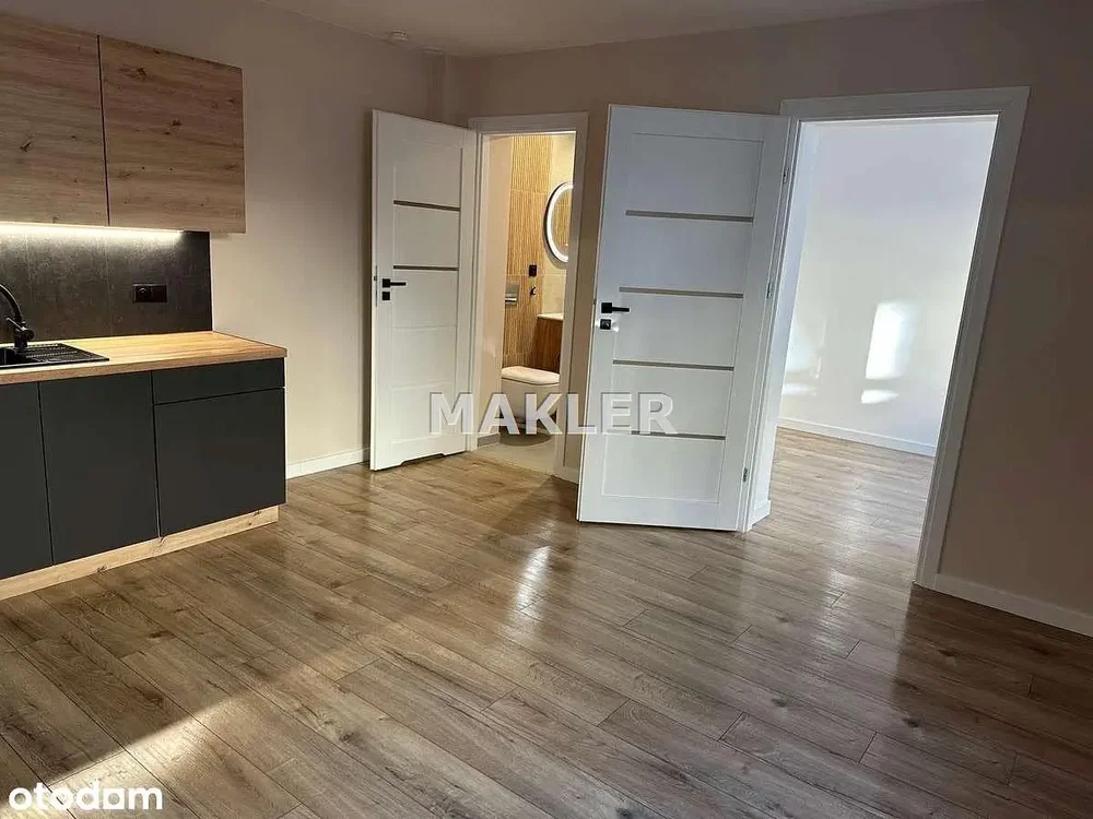 Mutfak; ahşap zemin, tadilatlı, doğal ışık