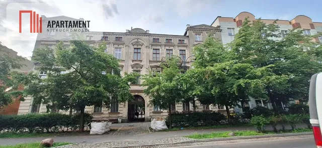 House and surroundings