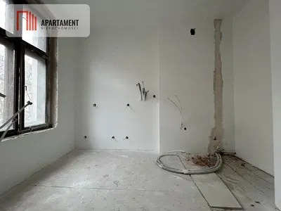 Остало; потребна реновација, природно светло