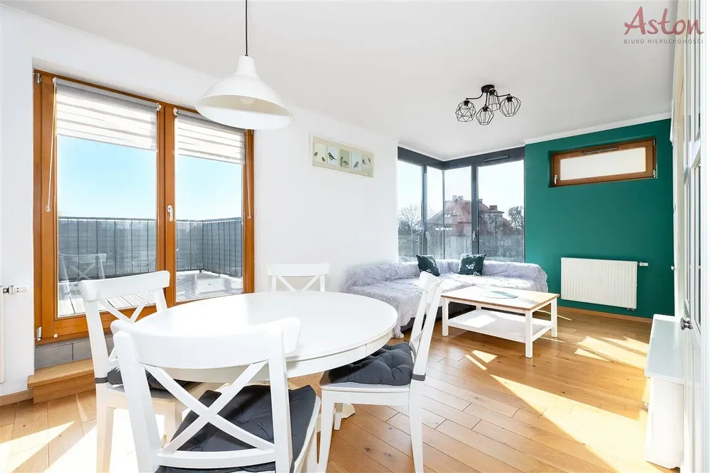 Salon; lumière naturelle, parquet