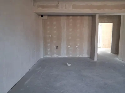 Остало; потребна реновација, природно светло