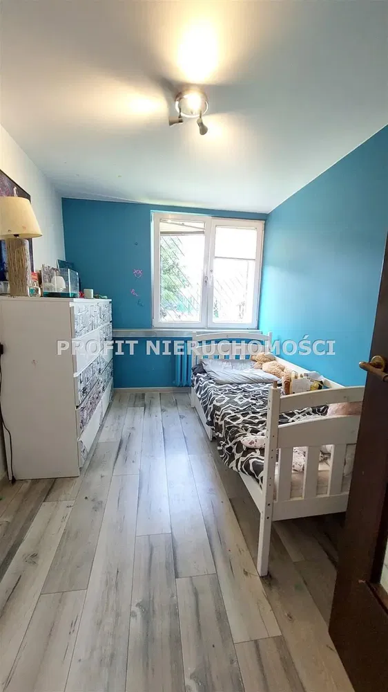 Chambre; lumière naturelle, parquet