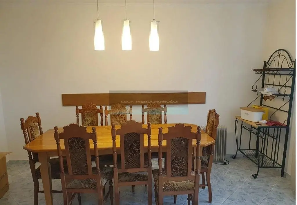 Yemek odası; fayans zemin, rustik stil