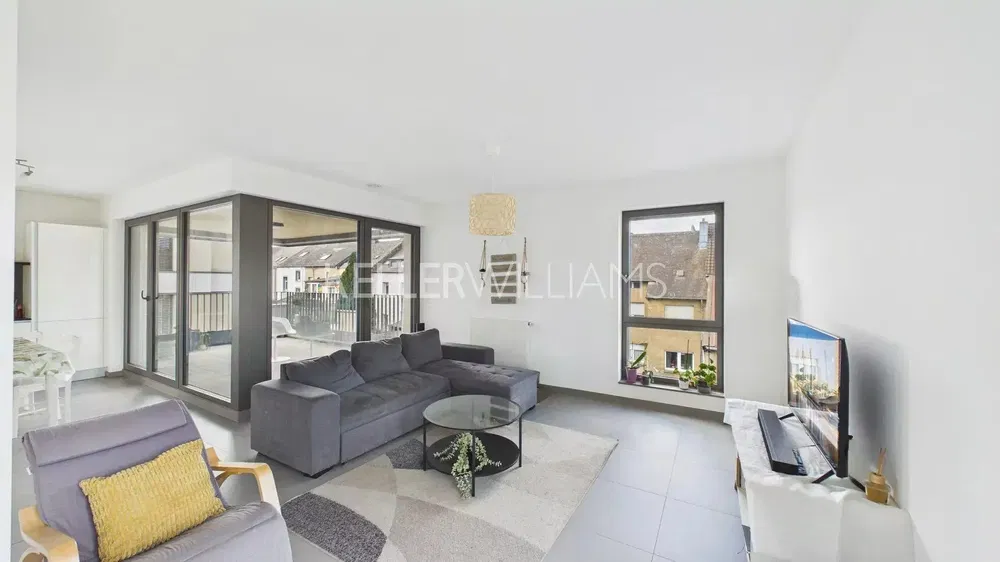 Wohnzimmer; blick, tageslicht, moderner stil, fliesenboden