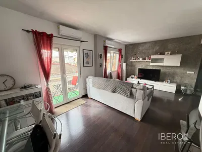 Wohnzimmer; blick, holzboden, tageslicht, moderner stil