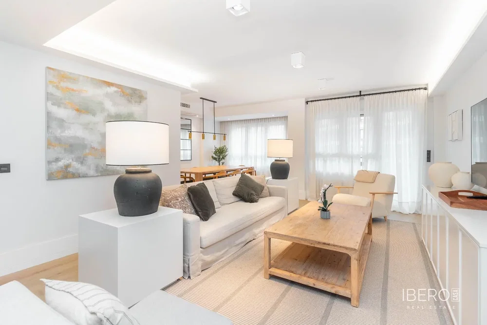 Wohnzimmer; tageslicht, moderner stil