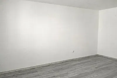 Sonstiges; fliesenboden, renoviert, tageslicht