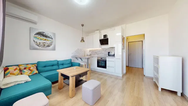 Wohnzimmer; tageslicht, moderner stil, holzboden, küchengeräte