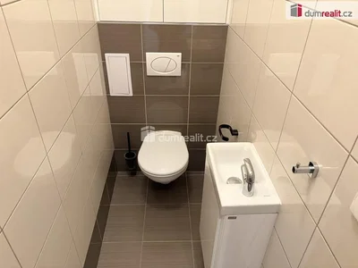 Toilet; tegelvloer
